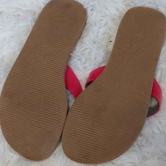 Pink Guess Flipflop Sandals - Picture 2 of 4